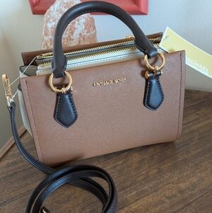 Michael Kors Marilyn Small Color-Block Saffiano Leather Messenger Bag NWT